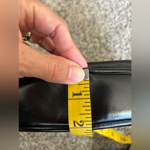 Giani Bernini black leather purse crossbody or shoulder 9”x7”x2” - Picture 10 of 14